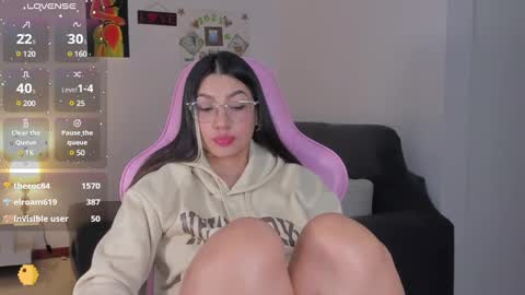 Snapshot of h3y_mia3 chatting on 03-06-25, 09:47 Paulina  online show from 03-06-25, 09:47