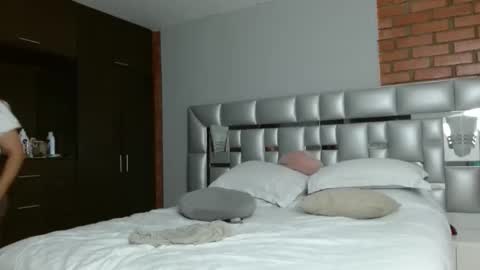 Snapshot of h_a_n_n_n_a chatting on 12-08-24, 03:53 h_a_n_n_n_a online show from 12-08-24, 03:53