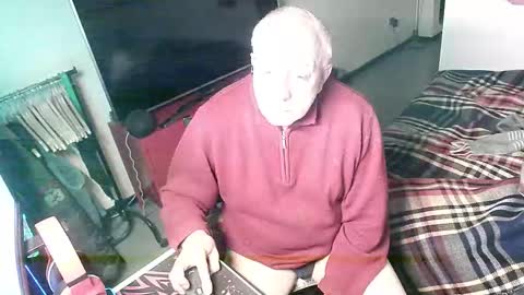 Snapshot of hacknoob62 chatting on 11-24-25, 06:40 hacknoob62 online show from 11-24-25, 06:40