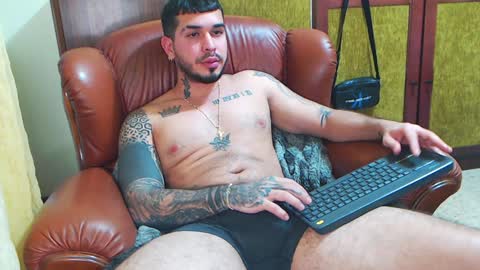 Snapshot of hades_carter chatting on 12-08-24, 10:25 Hades online show from 12-08-24, 10:25