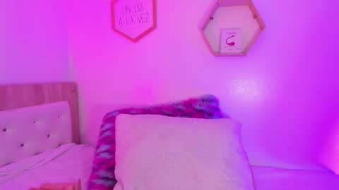 Hadid online show from 04-27-26, 08:29