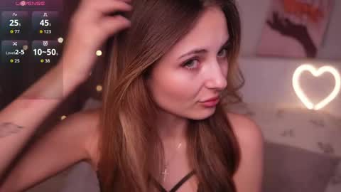 Snapshot of hadleynichols chatting on 06-01-26, 01:18 Hi Im Rebecca Glad to see you in my room PVT is open online show from 06-01-26, 01:18
