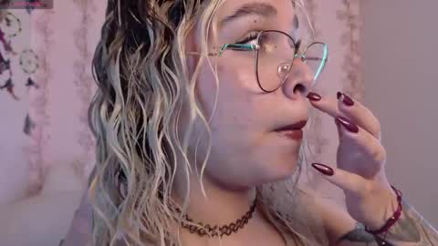 Haely online show from 04-19-26, 08:33