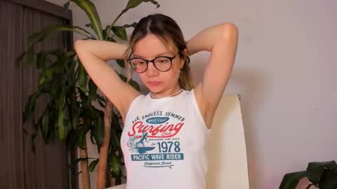 Snapshot of hailey_firee chatting on 10-02-25, 10:33 Hailey online show from 10-02-25, 10:33