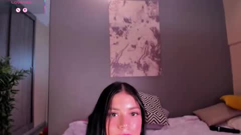 Snapshot of hailey_foxxx chatting on 11-21-25, 12:10 laura online show from 11-21-25, 12:10