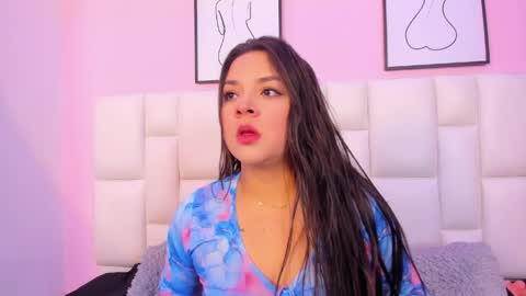 Hailey Henao online show from 05-19-26, 11:38