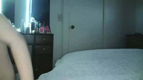 Hailey and d online show from 12-19-24, 04:23