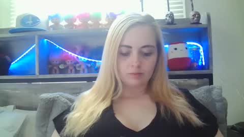 Hailey and d online show from 03-02-25, 08:07