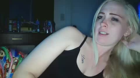 Hailey and d online show from 10-16-25, 07:42