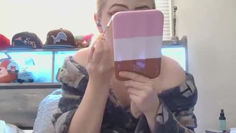 Hailey and d online show from 12-21-25, 09:11