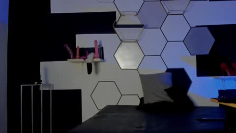 haileycat_ online show from 01-12-25, 07:21