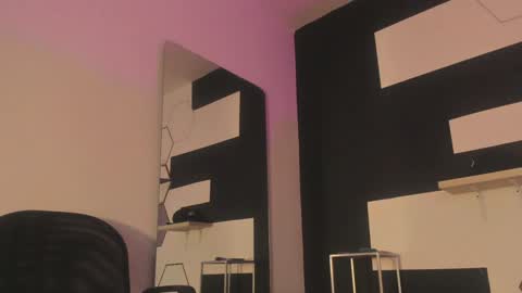 haileycat_ online show from 01-22-25, 01:10