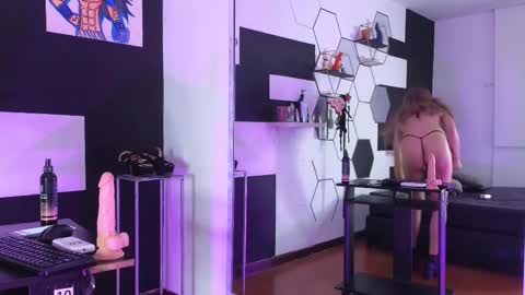 haileycat_ online show from 12-16-25, 01:32