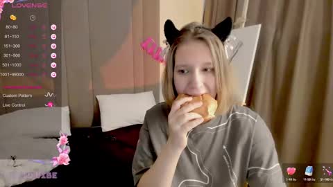 Hailey online show from 03-01-25, 06:13