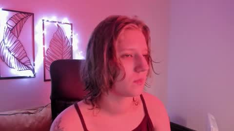 Hailey online show from 11-16-25, 09:04