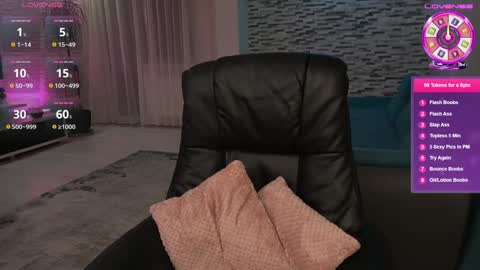 Snapshot of haileygrx chatting on 03-09-25, 06:43 Masha online show from 03-09-25, 06:43