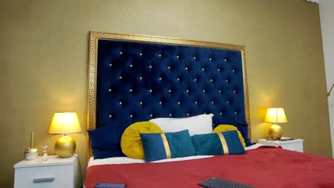 Hailey online show from 01-09-25, 04:19