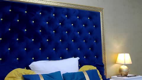 Hailey online show from 01-10-25, 04:33