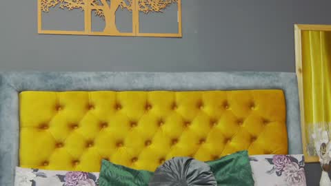 Hailey online show from 02-04-25, 10:54