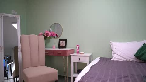 Hailey online show from 09-15-25, 03:50