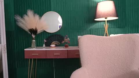 Hailey online show from 01-16-26, 04:16