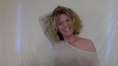 Hailey online show from 12-03-24, 12:35