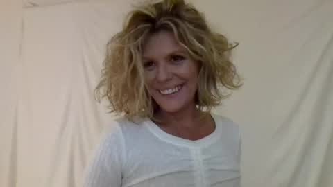 Hailey online show from 12-28-24, 02:01