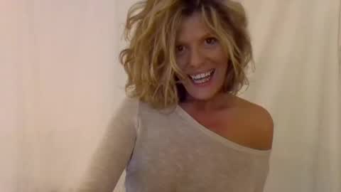 Hailey online show from 01-20-25, 02:11