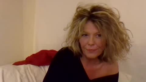 Hailey online show from 01-23-25, 02:55