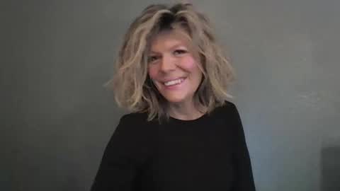 Hailey online show from 04-23-26, 05:48