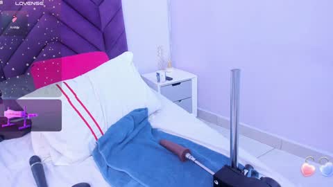 Snapshot of haileystonei chatting on 01-18-25, 02:55 haileystonei online show from 01-18-25, 02:55