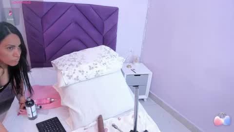 Snapshot of haileystonei chatting on 03-01-25, 11:50 haileystonei online show from 03-01-25, 11:50