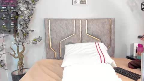 Snapshot of haileystonei chatting on 09-21-25, 11:45 haileystonei online show from 09-21-25, 11:45