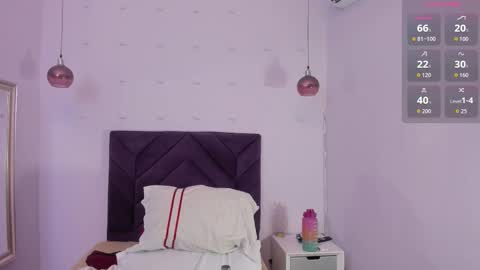 Snapshot of haileystonei chatting on 10-15-25, 11:32 haileystonei online show from 10-15-25, 11:32