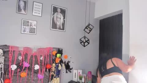 Snapshot of haileystonei chatting on 10-16-25, 11:44 haileystonei online show from 10-16-25, 11:44