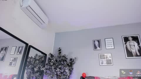 Snapshot of haileystonei chatting on 10-20-25, 11:32 haileystonei online show from 10-20-25, 11:32