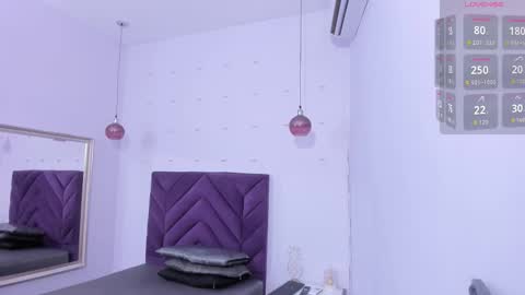 Snapshot of haileystonei chatting on 10-23-25, 11:31 haileystonei online show from 10-23-25, 11:31