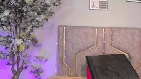 Snapshot of haileystonei chatting on 11-07-25, 11:32 haileystonei online show from 11-07-25, 11:32