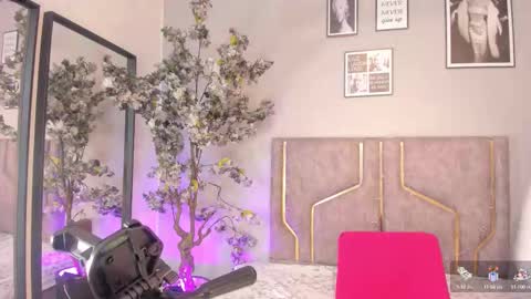 Snapshot of haileystonei chatting on 11-08-25, 11:32 haileystonei online show from 11-08-25, 11:32