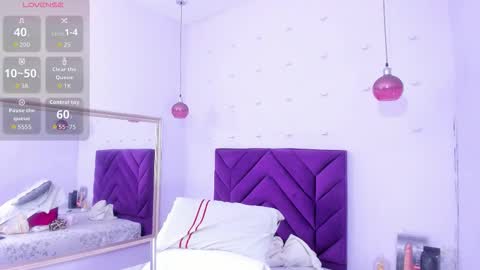 Snapshot of haileystonei chatting on 11-30-25, 11:36 haileystonei online show from 11-30-25, 11:36