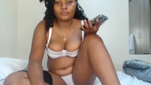 Snapshot of hairy_squiter chatting on 10-11-25, 10:30 Zaraha online show from 10-11-25, 10:30