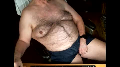 hairybear813 online show from 12-01-25, 03:44