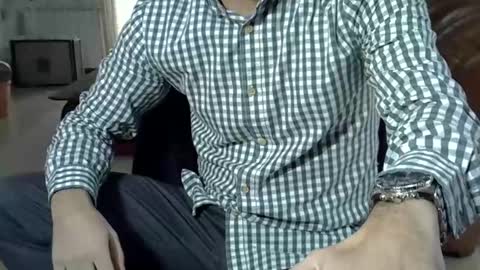 Snapshot of hairydaduncut chatting on 01-20-25, 01:11 hairydaduncut online show from 01-20-25, 01:11