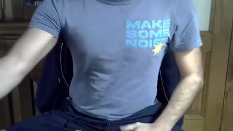 Snapshot of hairydaduncut chatting on 02-19-25, 12:55 hairydaduncut online show from 02-19-25, 12:55