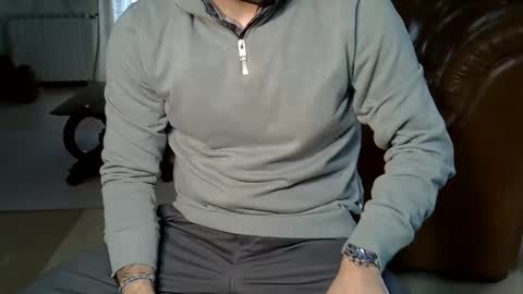 Snapshot of hairydaduncut chatting on 02-24-25, 01:21 hairydaduncut online show from 02-24-25, 01:21