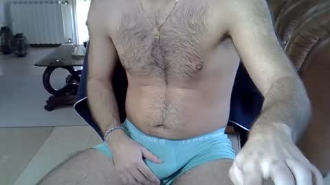 Snapshot of hairydaduncut chatting on 02-25-25, 01:28 hairydaduncut online show from 02-25-25, 01:28