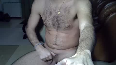 Snapshot of hairydaduncut chatting on 03-01-25, 12:17 hairydaduncut online show from 03-01-25, 12:17