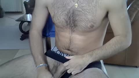 Snapshot of hairydaduncut chatting on 09-11-25, 12:05 hairydaduncut online show from 09-11-25, 12:05