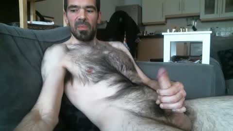 Snapshot of hairydude2015 chatting on 10-14-25, 02:18 hairydude2015 online show from 10-14-25, 02:18