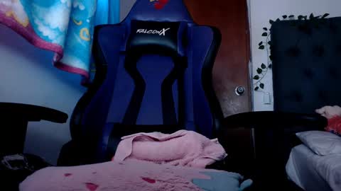 Lunita online show from 02-22-25, 07:25